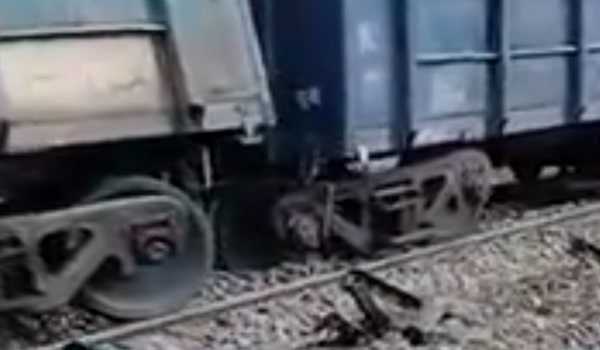6 wagons of empty goods train derail in Bengal, no casualty