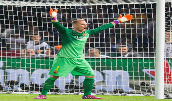 Tests confirm ruptured knee ligament for Barcelona goalkeeper Ter Stegen