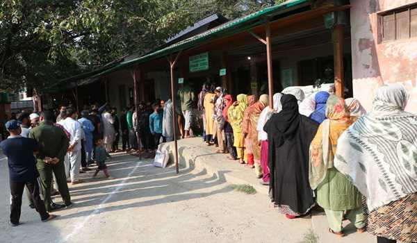 J&K 2nd phase polls: 10.22 pc turnout till 9 am