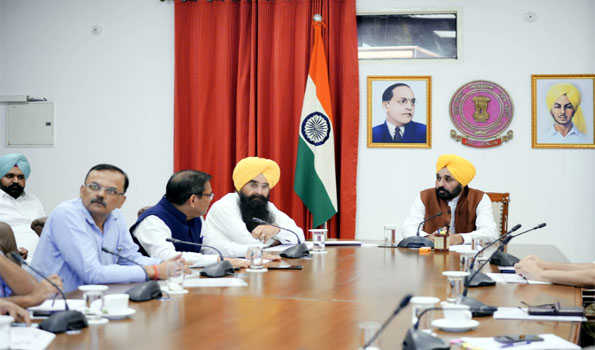 Recuperating well CM Chairs meeting to check Paddy Straw Management
