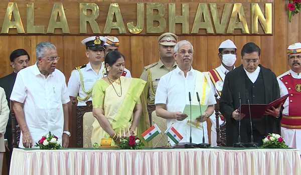 Rajendra Arlekar sworn in as Kerala Guv