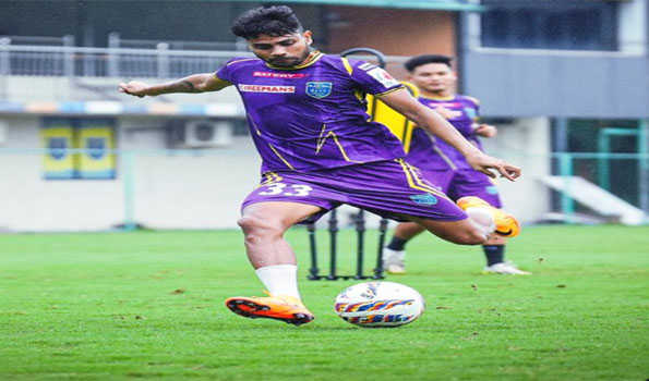 Prabir Das completes loan move to Mumbai City FC; FC Goa sign Aaren