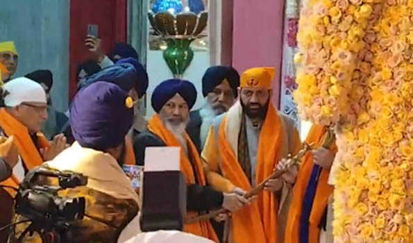 Haryana Guv and CM pay homage to Guru Gobind Singh