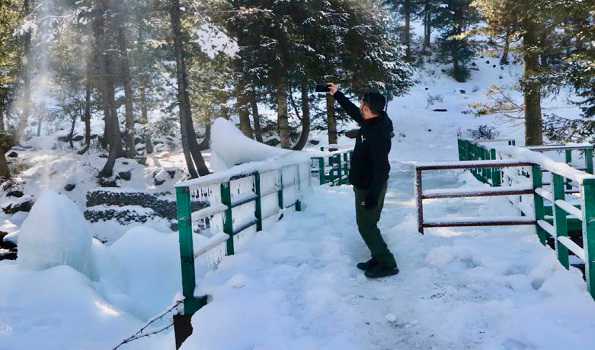 Kashmir valley experiencing warm days, colder nights