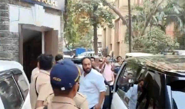 Mumbai: Zeeshan Siddique meets senior Mumbai police officers