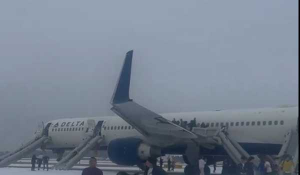 US: 4 injured after flight evacuation due to engine issue in Atlanta