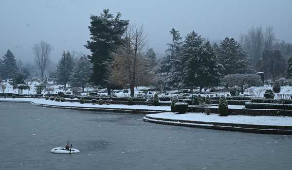 Amid forecast of light snowfall, cold weather persist in Kashmir