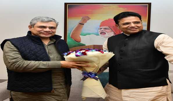Telangana IT Minister urges Centre to support state