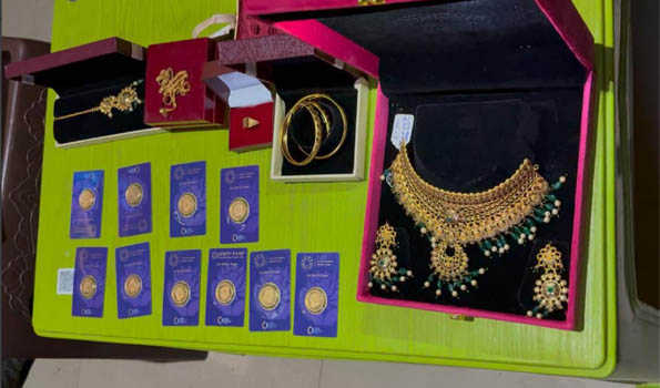 J&K Police apprehend Gold Smith allegedly involved in sale of counterfeit gold ornaments