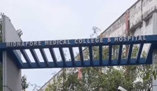 Junior doctors of Midnapore Hospital resort to complete ceasework after suspension order