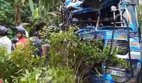 Over 35 hospitalized after bus collision in southern Sri Lanka