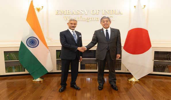 EAM holds bilateral meeting with Japanese FM, invites him to visit India
