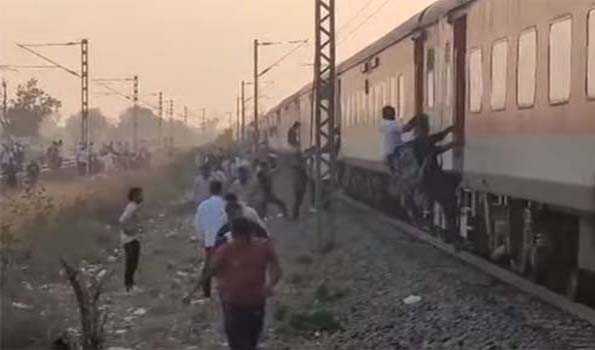Maharashtra train accident: Eight passengers dead