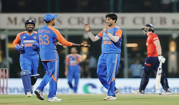 Indian bowlers restrict England to 165 for 9 in 2nd T20