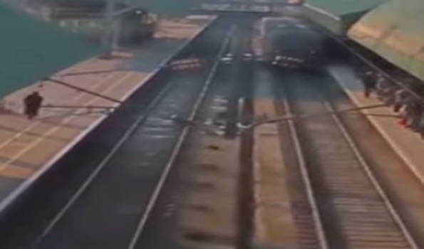 Two empty trains collide at Satragachi in Howrah affecting train services