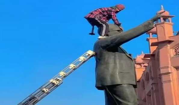Exemplary punishment to person tried to damage Ambedkar statue:  Mann