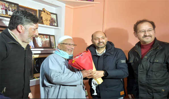 Kashmir Padma awardee continues to inspire with his unwavering passion for craft