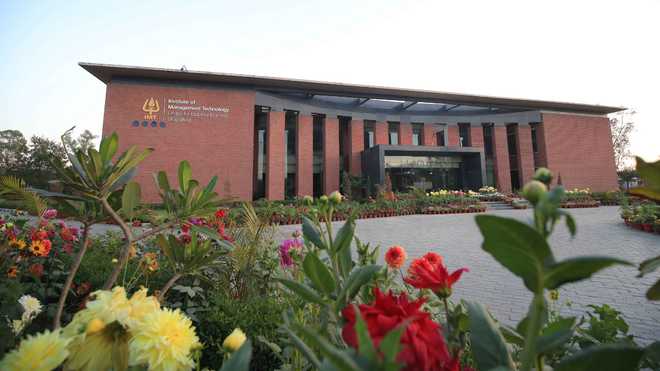 IMT CDL Ghaziabad Celebrates Concluding Ceremony 2025 for Its Graduating Batch with Industry Stalwarts and Academic Leadership