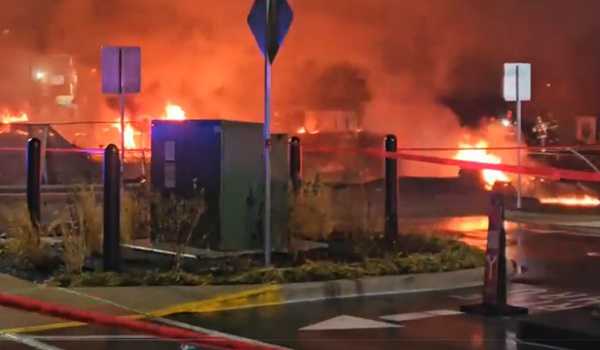 Small plane crashes in Philadelphia