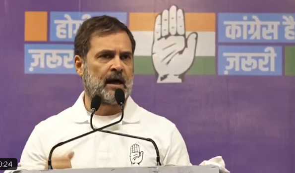 Rahul slams Modi, Kejriwal for betraying people of Delhi