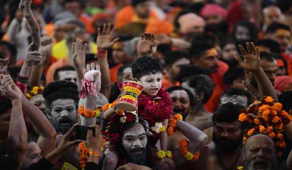 Massive devotees turnout at Sangam for Amrit Snan
