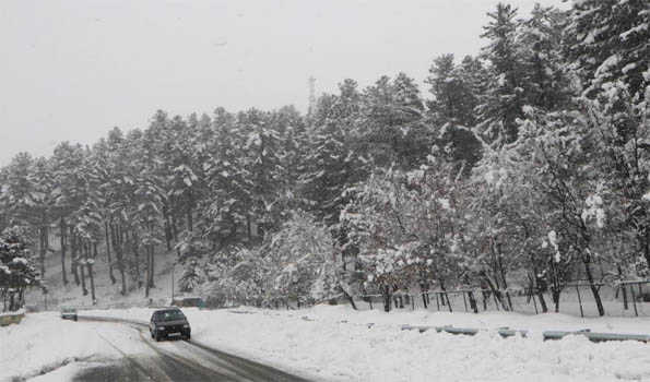 J&K: MeT predicts light to moderate rain, snowfall during next 36 hours