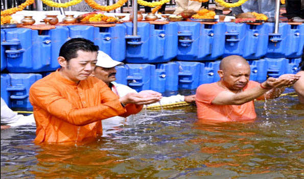 Bhutanese King takes sacred dip at Triveni Sangam in Prayagraj
