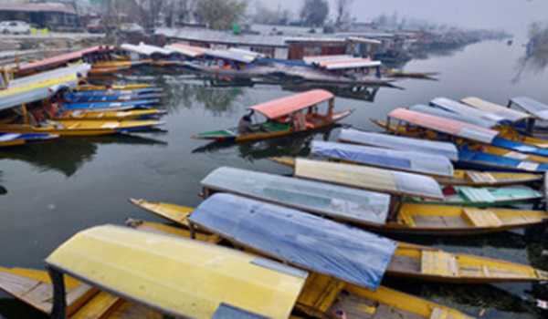 J&K: Night temperatures continue to remain below freezing