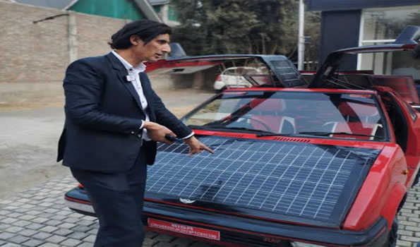 Kashmiri Mathematician unveils India’s first Hi-Tech Solar car in Srinagar