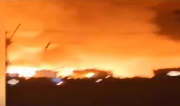 Major fire at a slum rendered hundreds homeless, one died, two FIRs