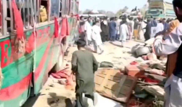 12 killed, 15 injured in pilgrim bus accident in Pak's Sindh