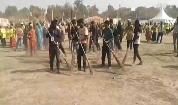 Kumbh sets new world record with mass sweeping by 15K workers