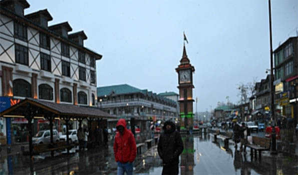 J&K: Weather improves after snowfall, likely to remain dry in Kashmir Valley