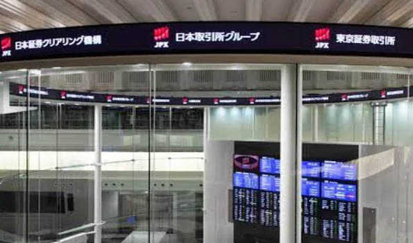 Tokyo stocks fall as trade tensions weigh
