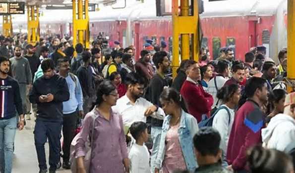 Delhi DRM removed days after railway station stampede