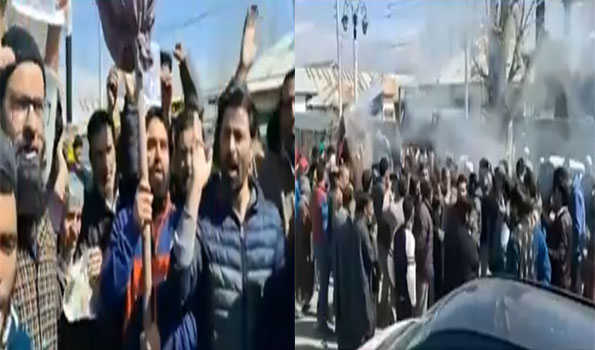 PDP burns effigy of LOP Sunil Sharma in Pulwama
