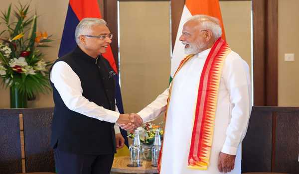 PM Modi meets former Mauritius PM Pravind Jugnauth, LoP Georges Pierre Lesjongard