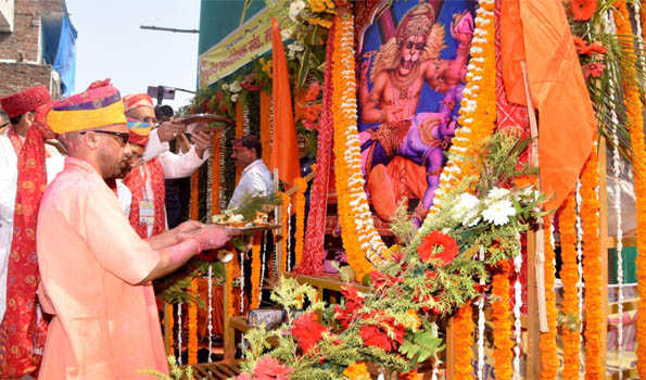 Yogi celebrates Holi by worshipping Holika Bhasma at Gorakhnath temple in UP