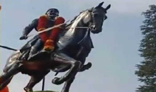 Maha will build memorial of Chhatrapati Shivaji Maharaj at Agra