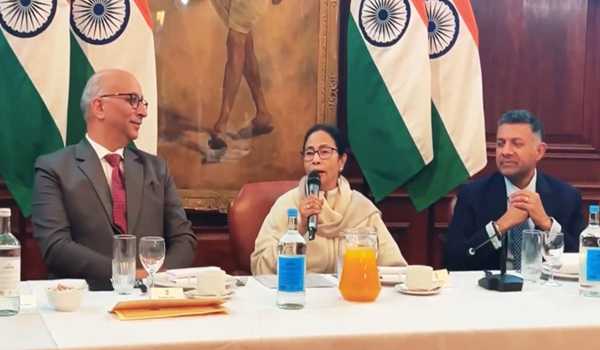 Bengal has always believed in building bridges, not walls : Mamata
