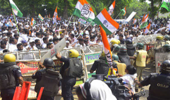 Odisha Assembly gherao agitation by Congress turns violent; 12 Cops, several Congress workers injured