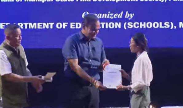 Manipur CS presents incentives to bright students