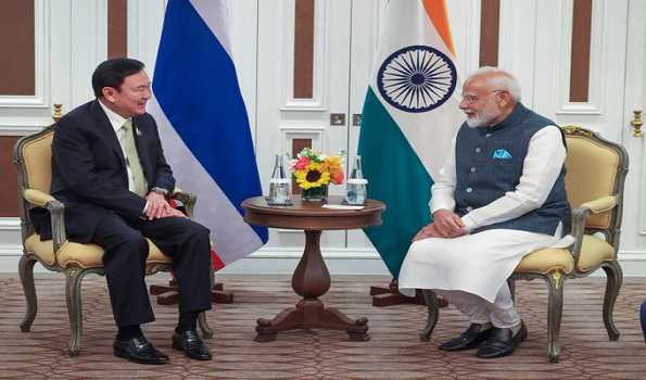 PM Modi meets former Thai PM Thaksin Shinawatra in Bangkok