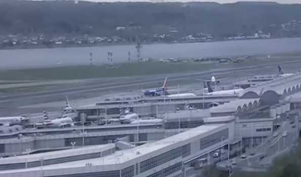 Two planes bump wings at Washington D.C.