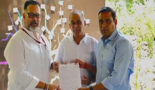 Bhuvanagiri and Khammam MPs meet SC panel member over Kancha Gachibowli land issue