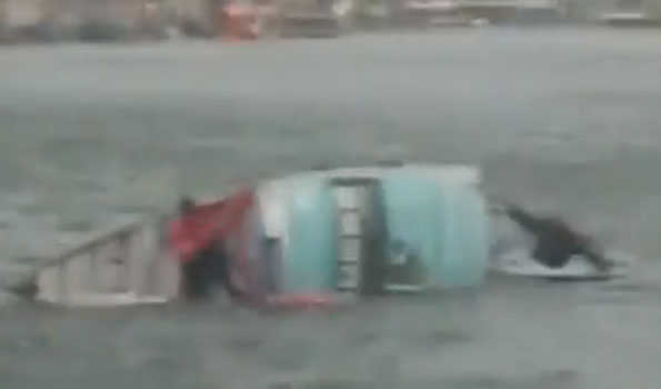 J&K: 4 of a family rescued after shikara capsizes in Dal Lake