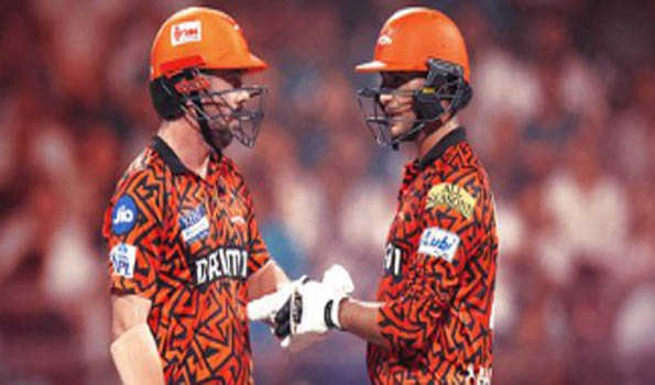 Late blitz by Cummins, Aniket powers SRH to 162/5