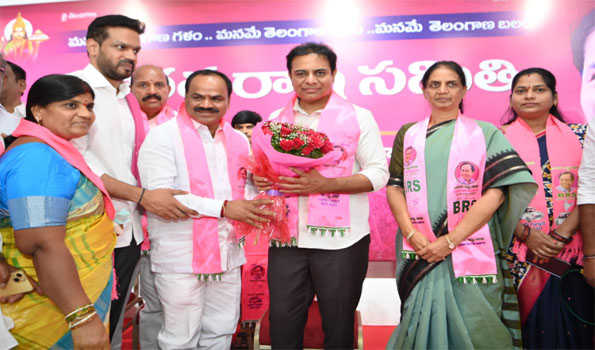 Cong leader Ram Reddy joins BRS in presence of KTR at Telangana Bhavan