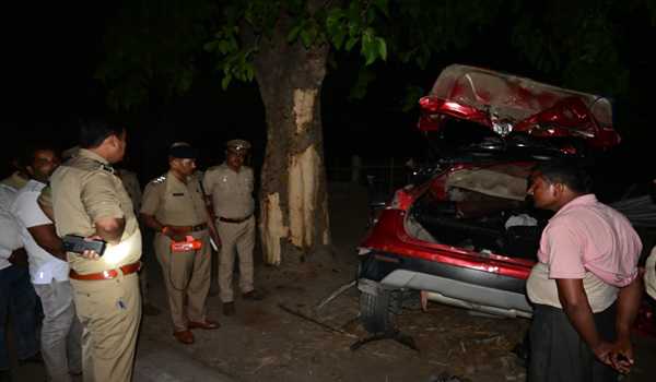 Six killed as car collides with tree in UP