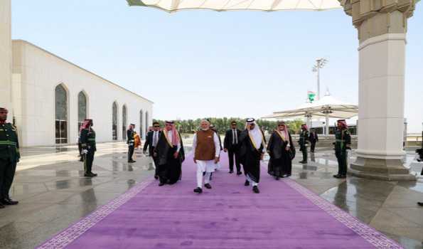 PM Modi arrives in Jeddah, accorded ceremonial welcome